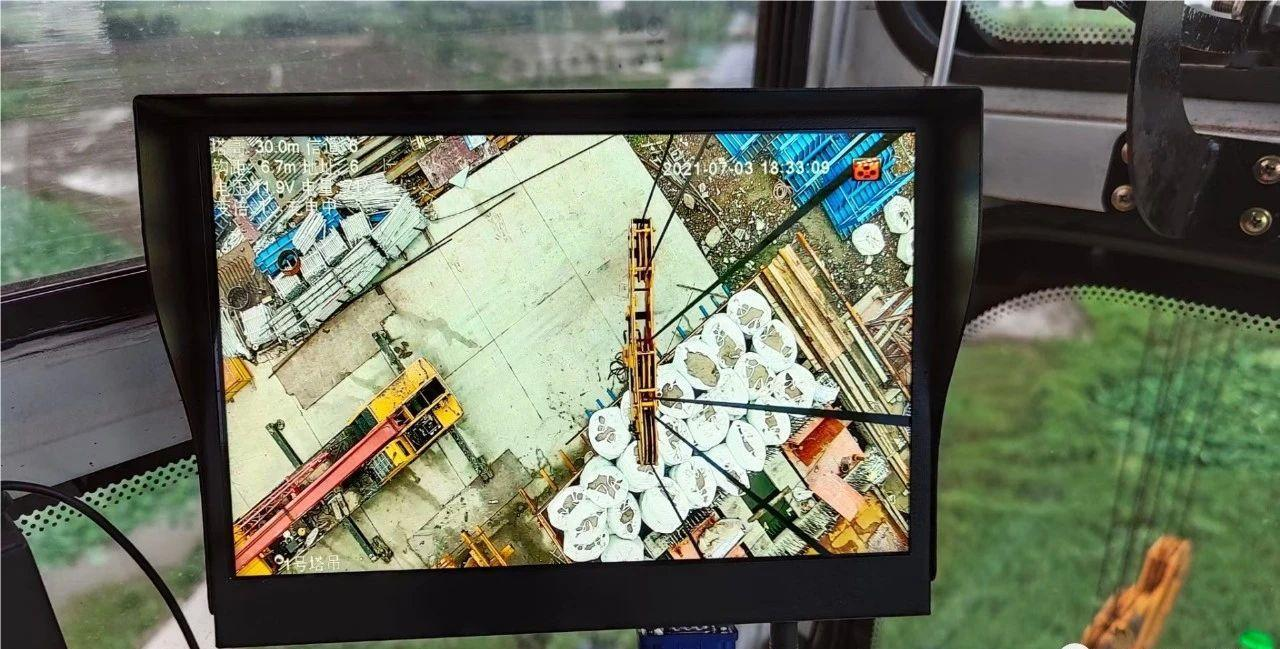 塔吊上的安全卫士：揭秘塔吊安全监控系统(图1)